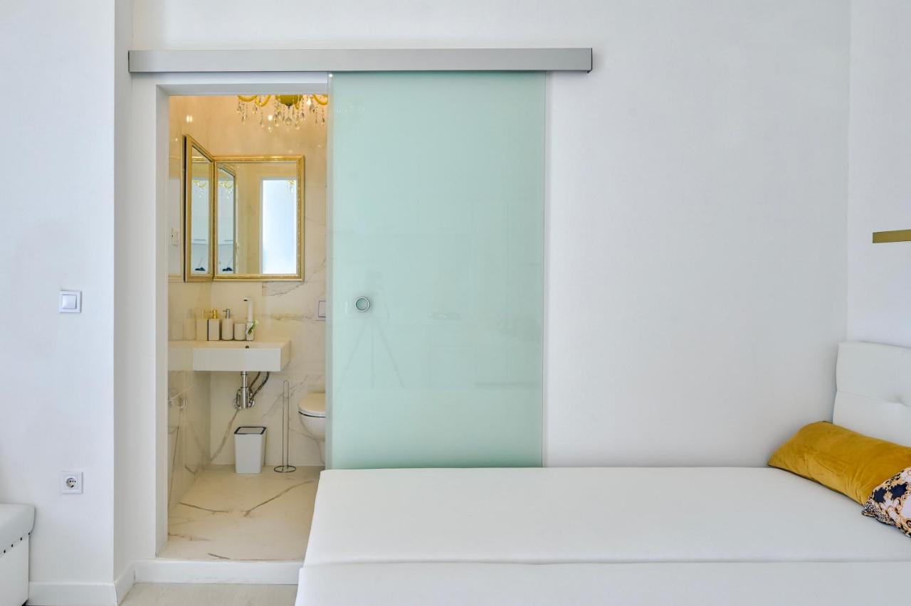 Apartamento Collins Amethyst Center Pula Exterior foto