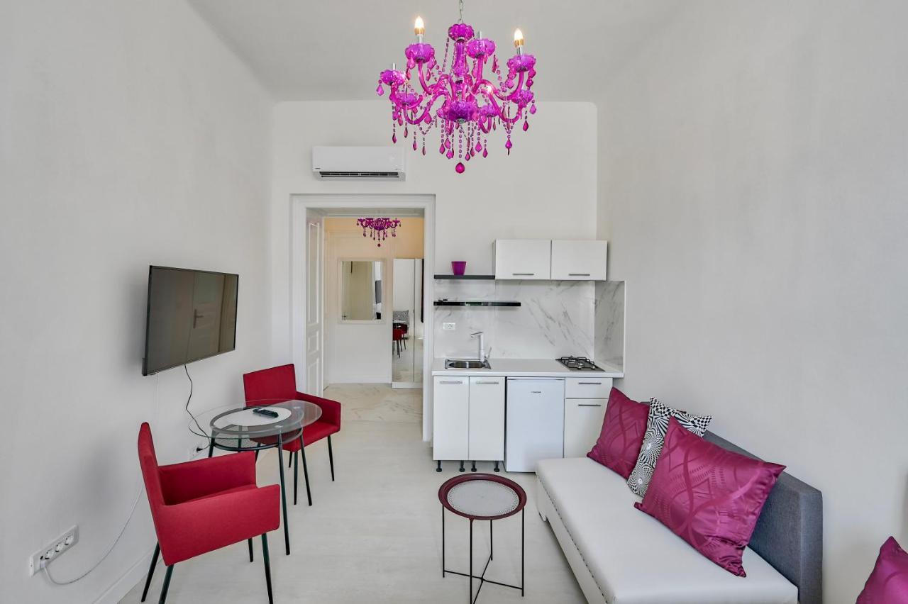 Apartamento Collins Amethyst Center Pula Exterior foto