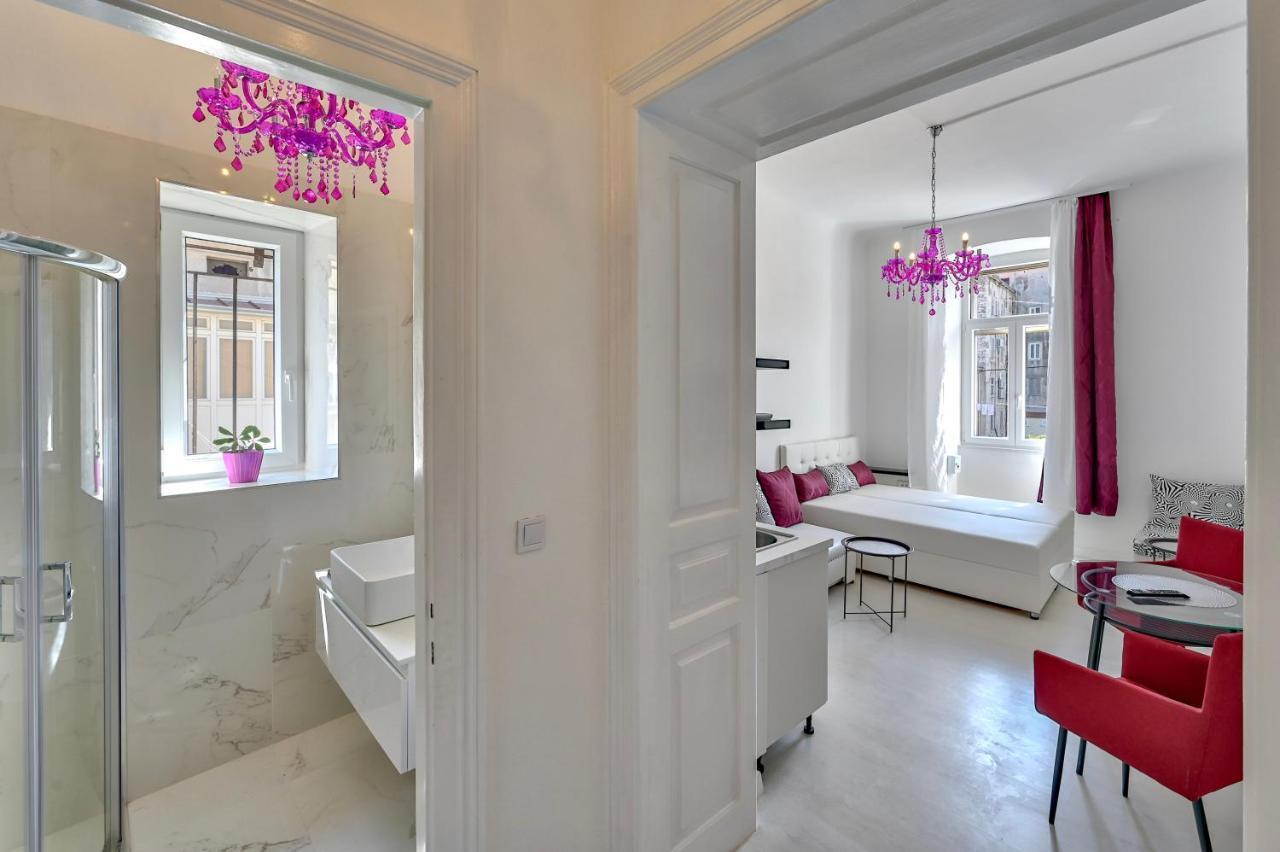 Apartamento Collins Amethyst Center Pula Exterior foto