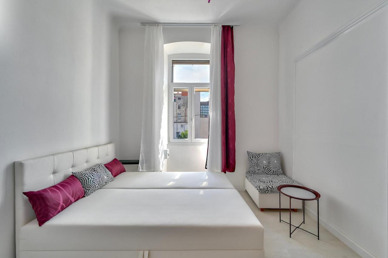 Apartamento Collins Amethyst Center Pula Exterior foto