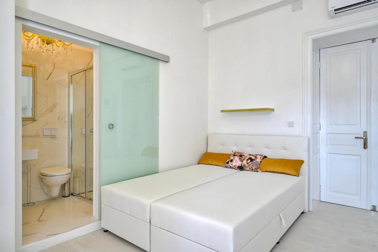 Apartamento Collins Amethyst Center Pula Exterior foto