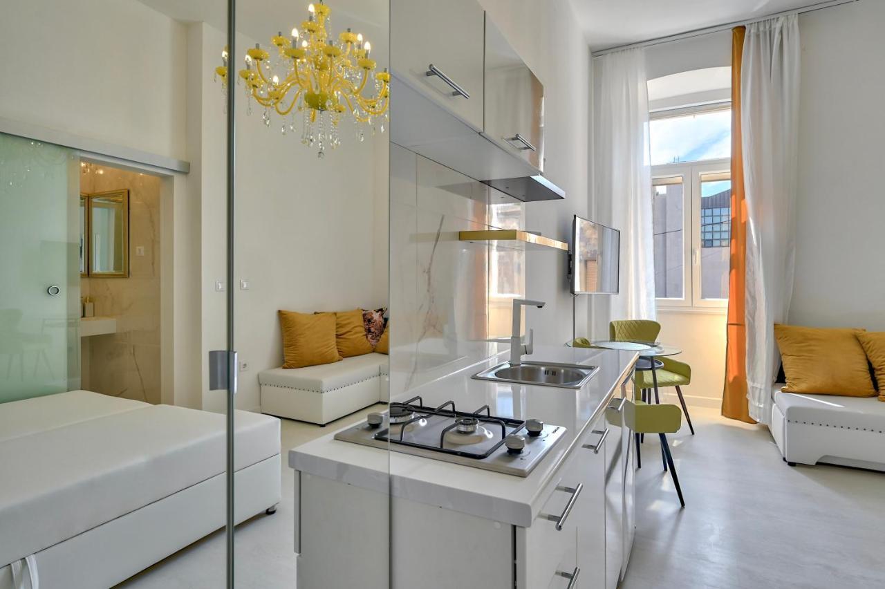 Apartamento Collins Amethyst Center Pula Exterior foto