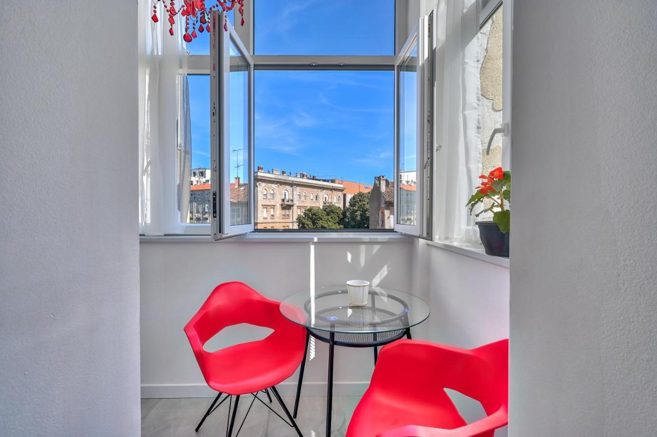 Apartamento Collins Amethyst Center Pula Exterior foto