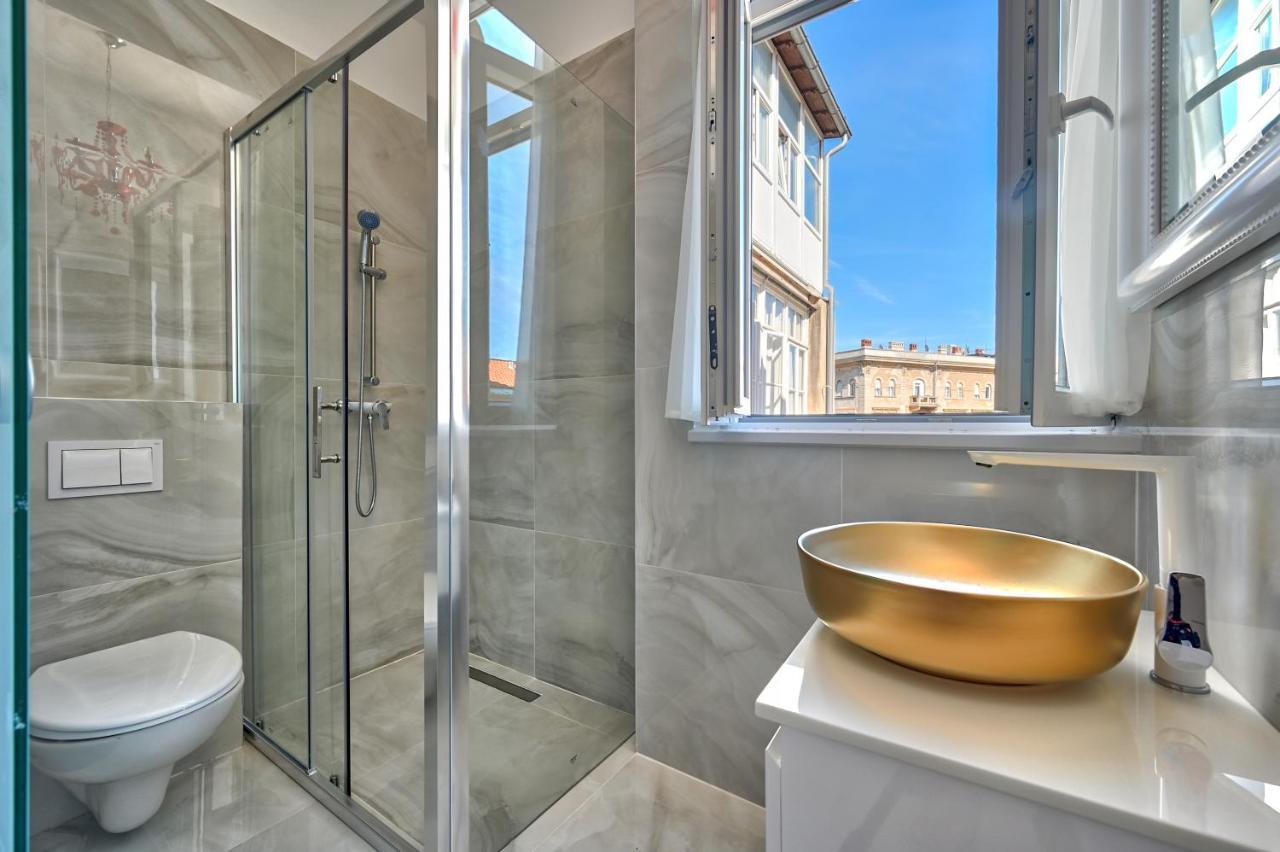 Apartamento Collins Amethyst Center Pula Exterior foto