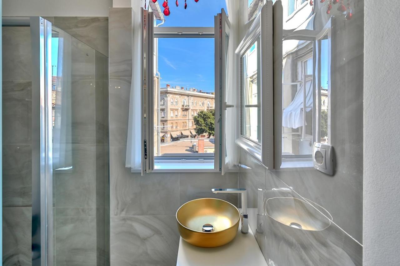 Apartamento Collins Amethyst Center Pula Exterior foto